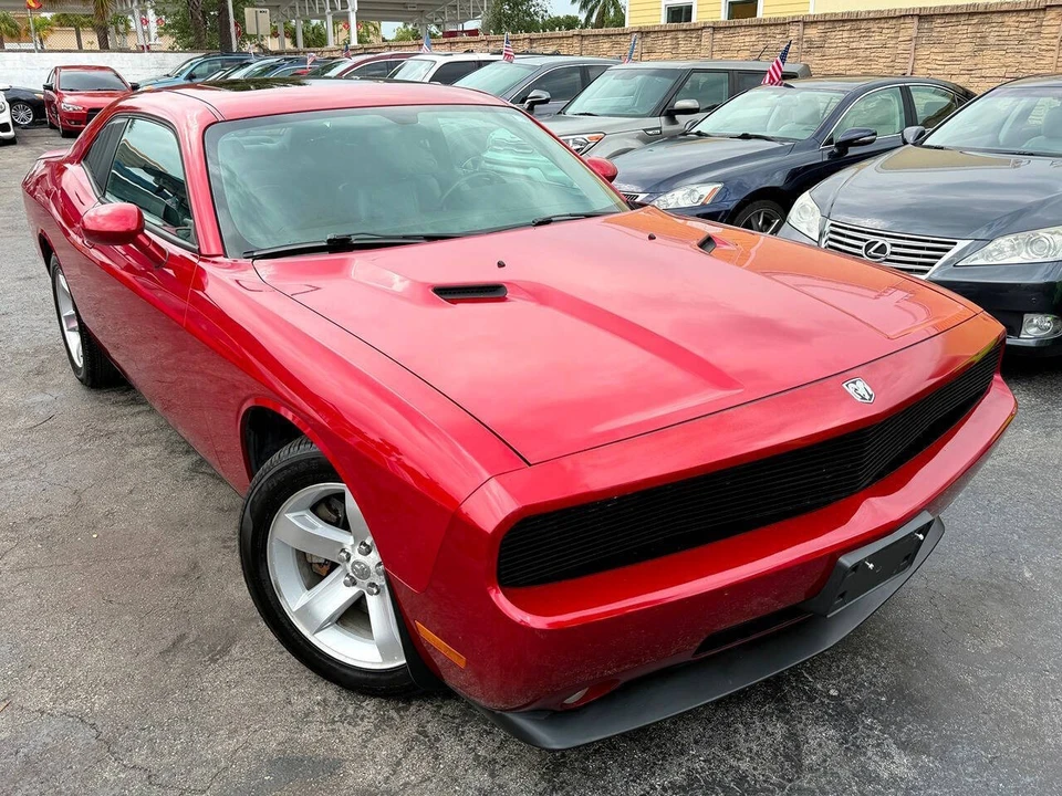 2009 Dodge Challenger 3rd Gen - Image 7 of 31