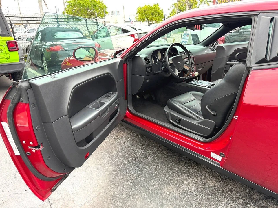 2009 Dodge Challenger 3rd Gen - Image 18 of 31