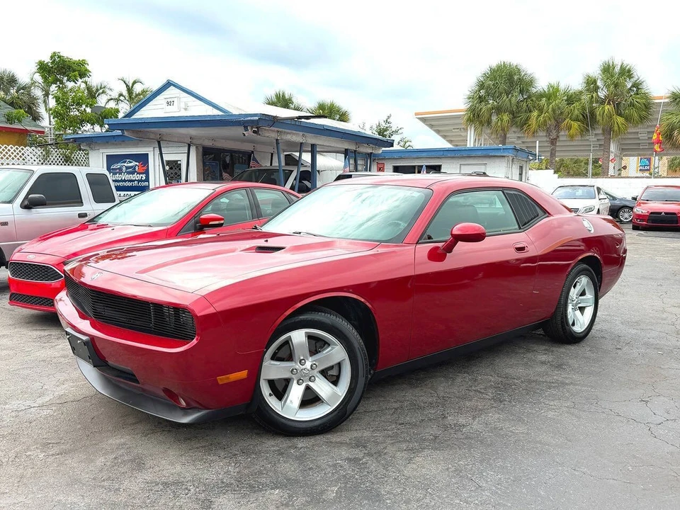 2009 Dodge Challenger 3rd Gen - Image 2 of 31