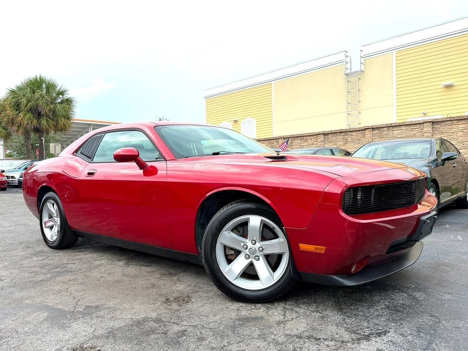 2009 Dodge Challenger 3rd Gen - Image 6 of 31