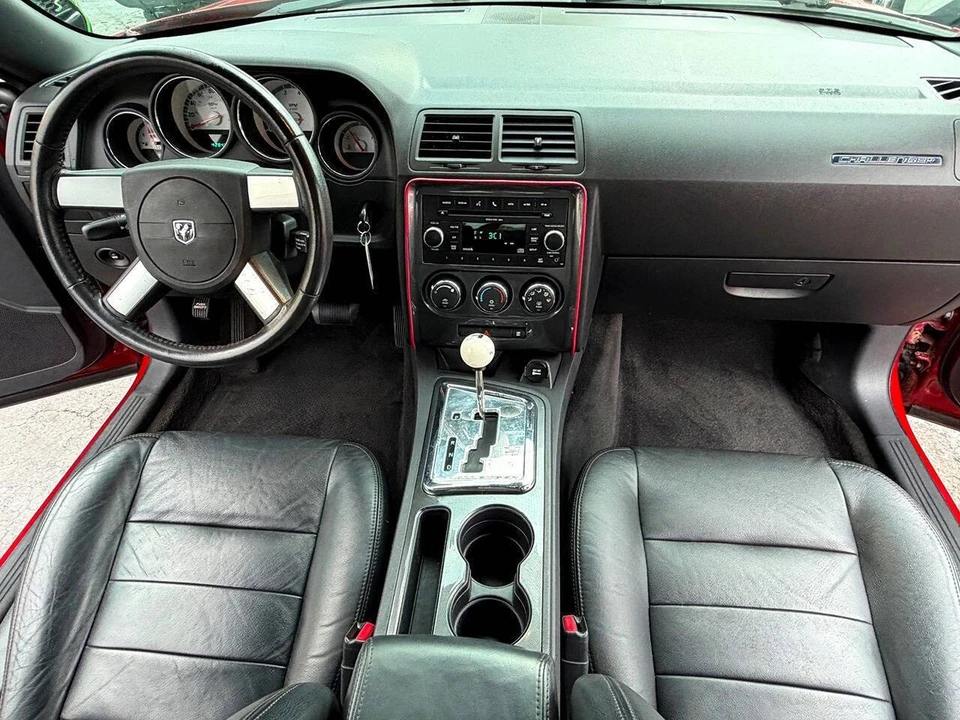 2009 Dodge Challenger 3rd Gen - Image 23 of 31