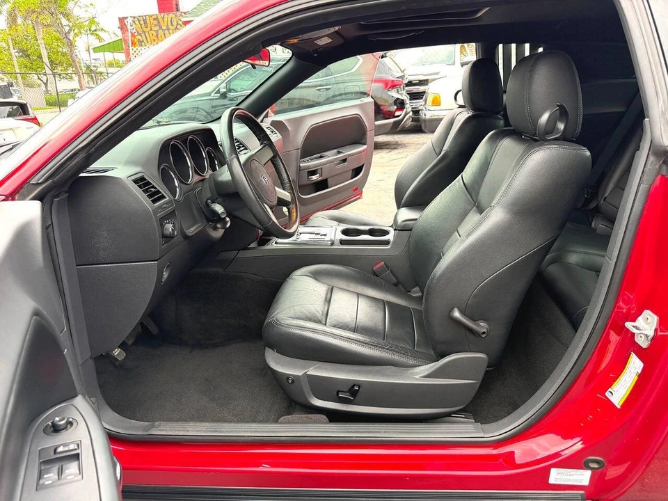 2009 Dodge Challenger 3rd Gen - Image 19 of 31