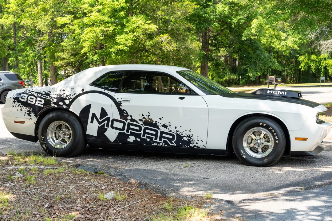 2009 Dodge Challenger SRT8 & 392 3rd Gen - Image 5 of 31