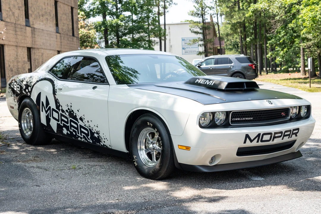2009 Dodge Challenger SRT8 & 392 3rd Gen - Image 4 of 31