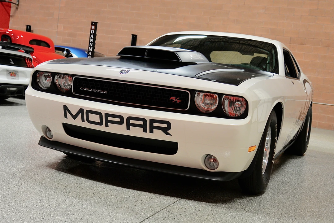 2009 Dodge Challenger SRT8 & 392 3rd Gen - Image 3 of 31