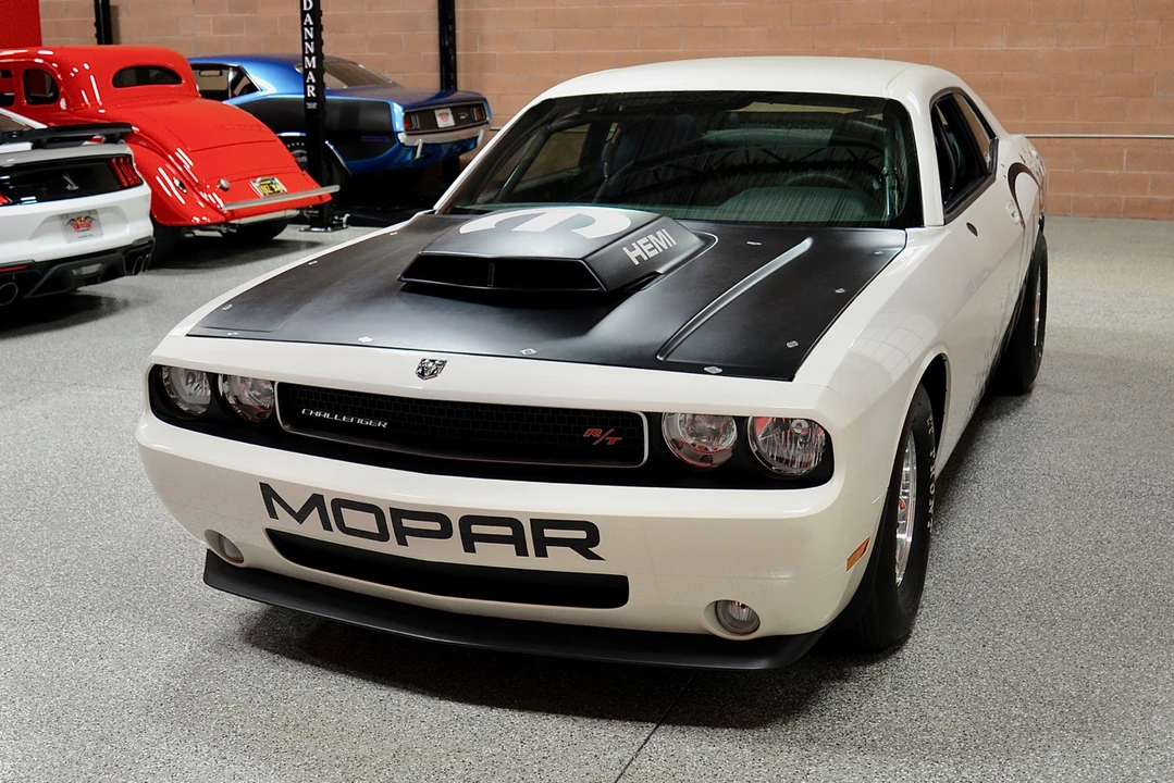 2009 Dodge Challenger SRT8 & 392 3rd Gen - Image 5 of 31