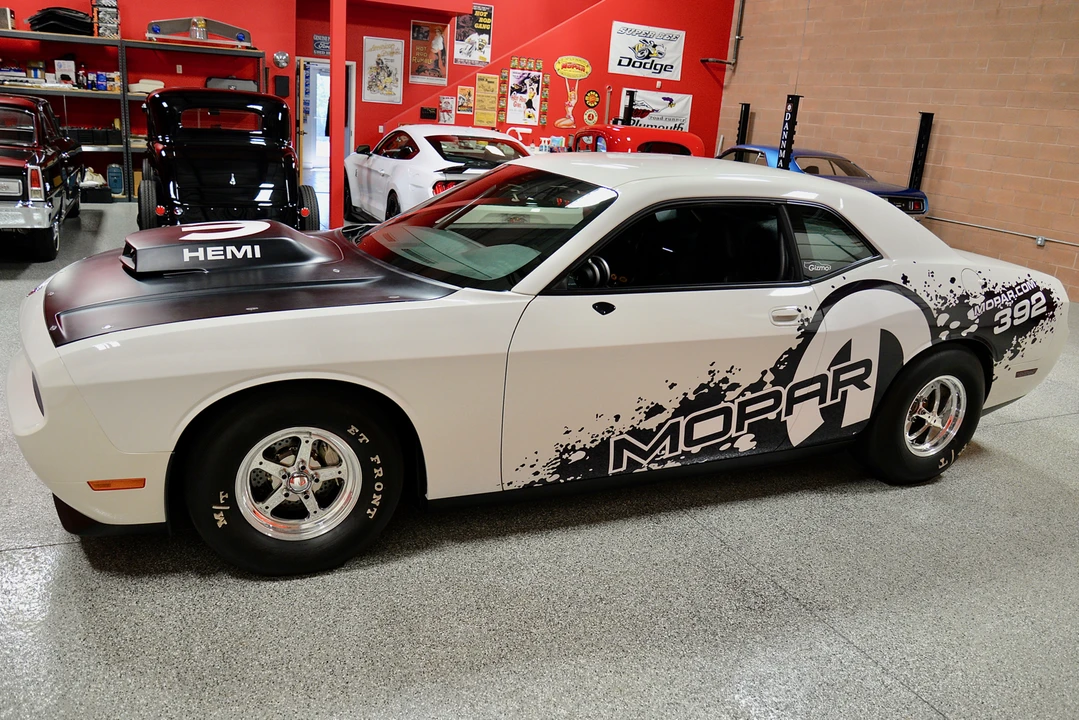 2009 Dodge Challenger SRT8 & 392 3rd Gen - Image 8 of 31