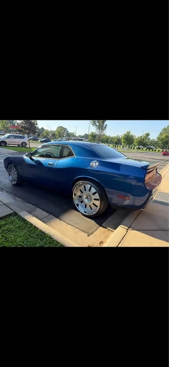 2009 Dodge Challenger 3rd Gen - Image 5 of 7