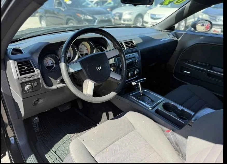2009 Dodge Challenger 3rd Gen - Image 15 of 18