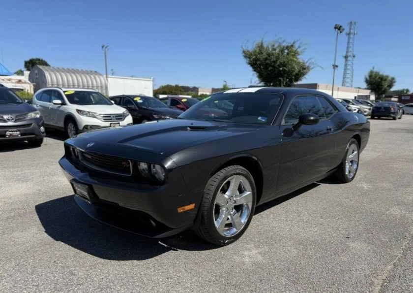 2009 Dodge Challenger 3rd Gen - Image 10 of 18