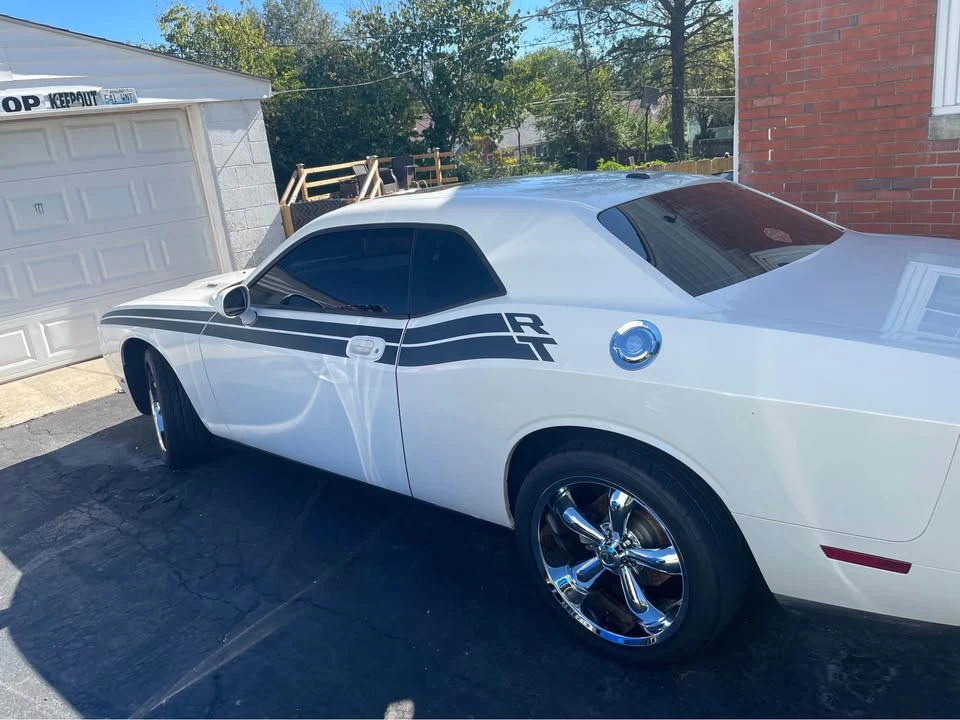 2009 Dodge Challenger 3rd Gen - Image 2 of 5