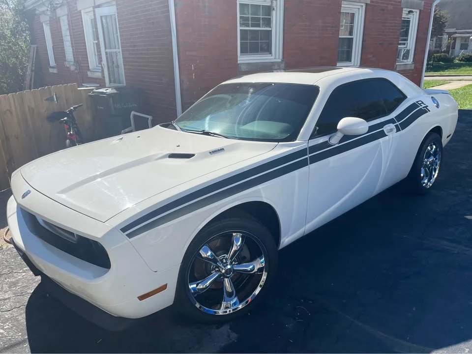 2009 Dodge Challenger 3rd Gen - Image 3 of 5
