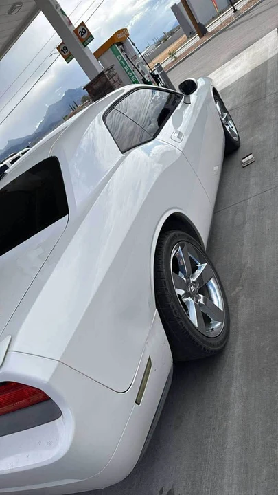 2009 Dodge Challenger 3rd Gen - Image 6 of 18