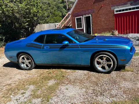 2009 Dodge Challenger R/T Coupe 2D