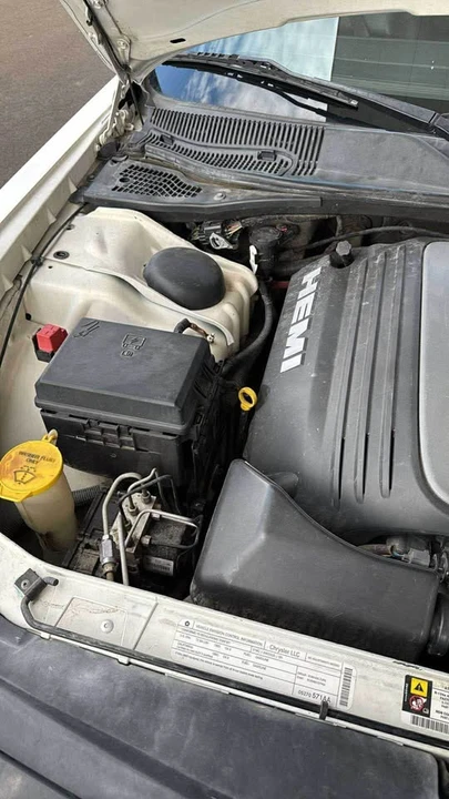 2009 Dodge Challenger 3rd Gen - Image 13 of 18