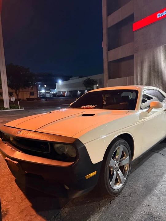 2009 Dodge Challenger 3rd Gen - Image 3 of 13