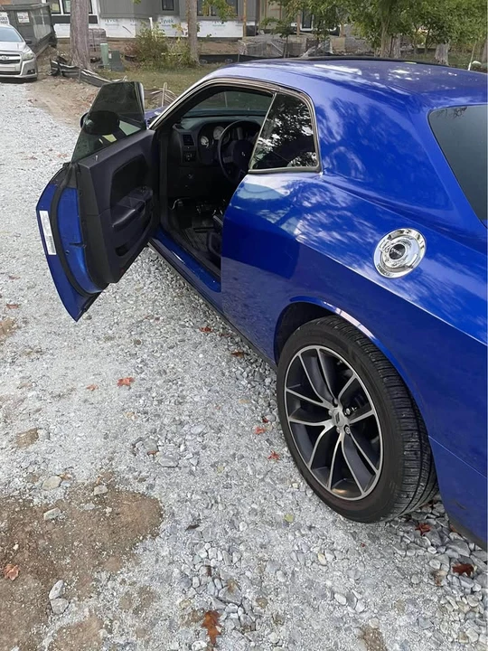 2009 Dodge Challenger 3rd Gen - Image 3 of 4