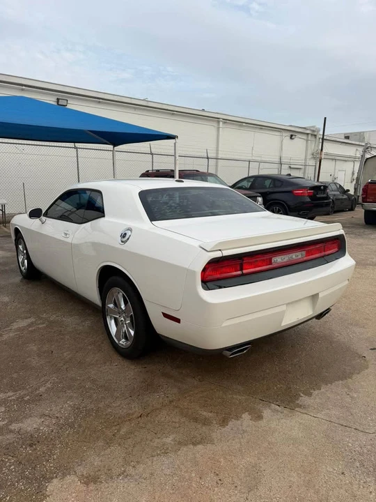 2009 Dodge Challenger 3rd Gen - Image 7 of 13