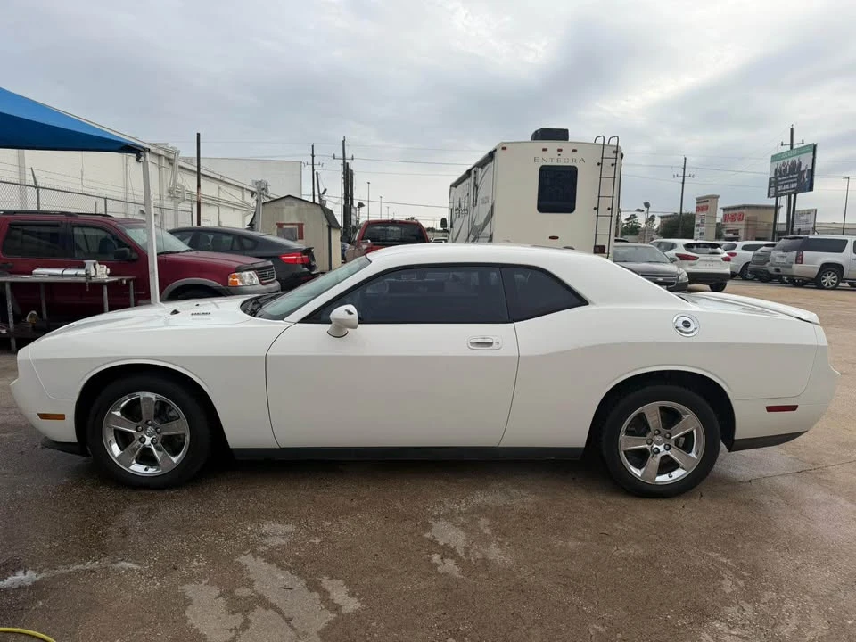 2009 Dodge Challenger 3rd Gen - Image 4 of 13