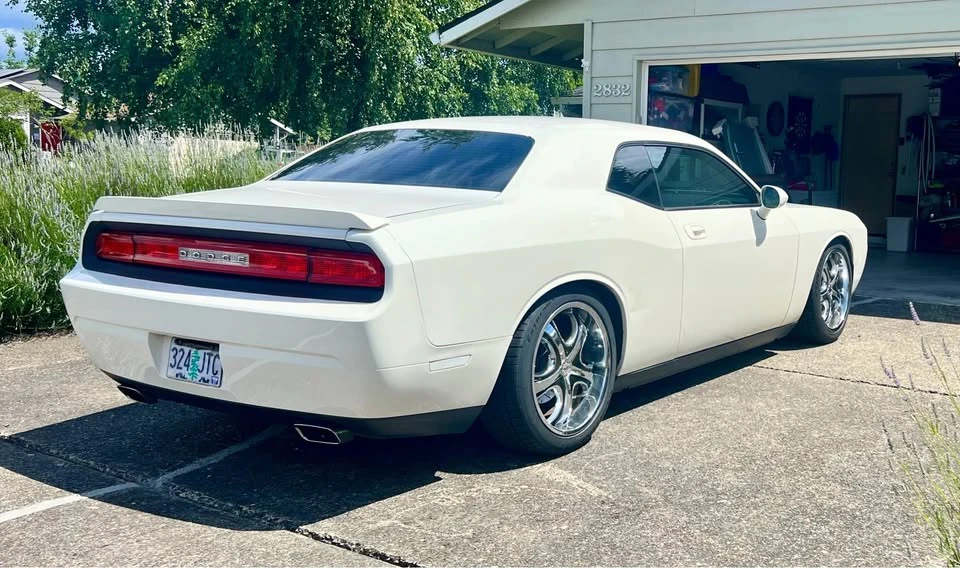 2009 Dodge Challenger 3rd Gen - Image 2 of 9