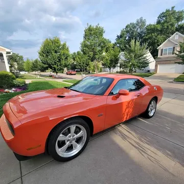 2009 Dodge Challenger R/T Coupe 2D
