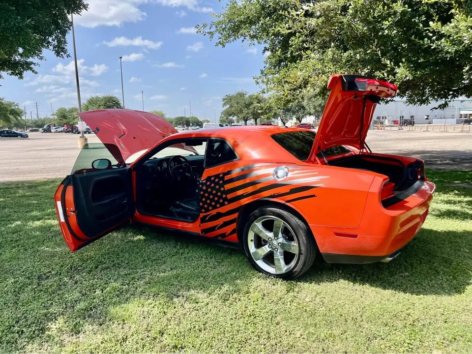 2009 Dodge Challenger 3rd Gen - Image 10 of 17
