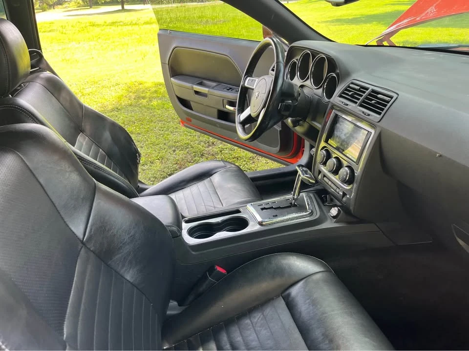 2009 Dodge Challenger 3rd Gen - Image 13 of 17