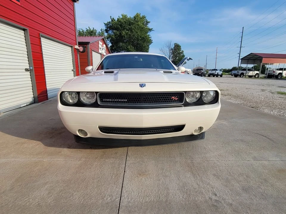 2009 Dodge Challenger 3rd Gen - Image 7 of 17