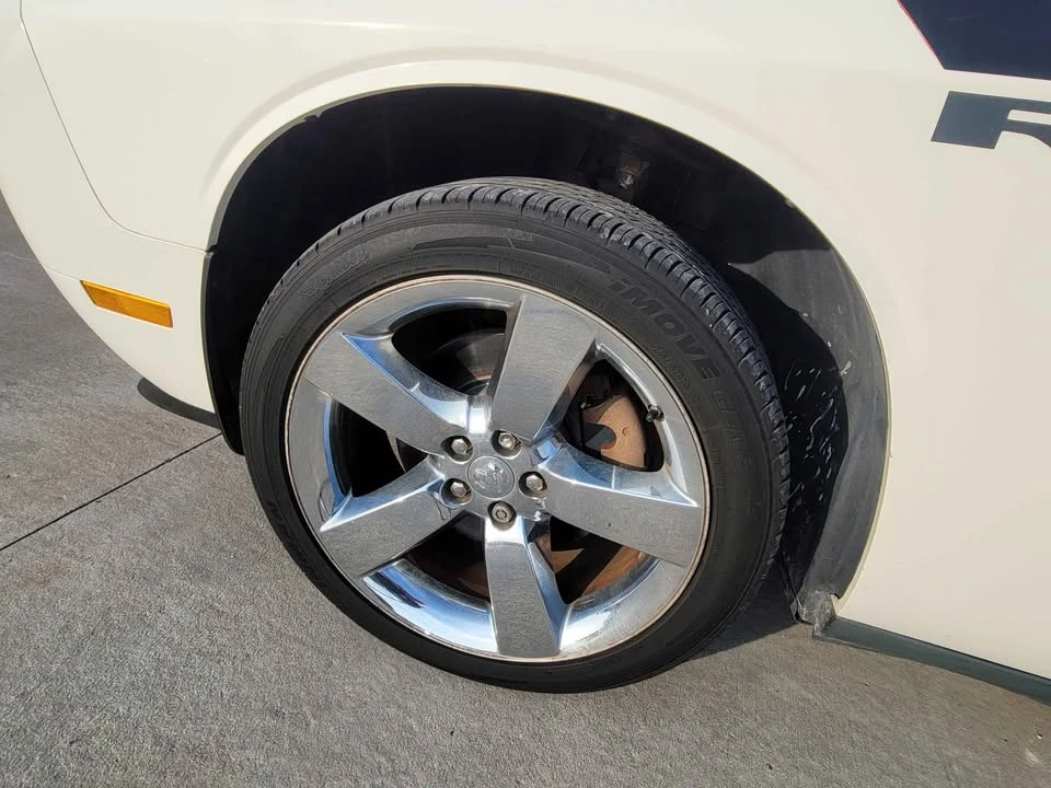 2009 Dodge Challenger 3rd Gen - Image 8 of 17
