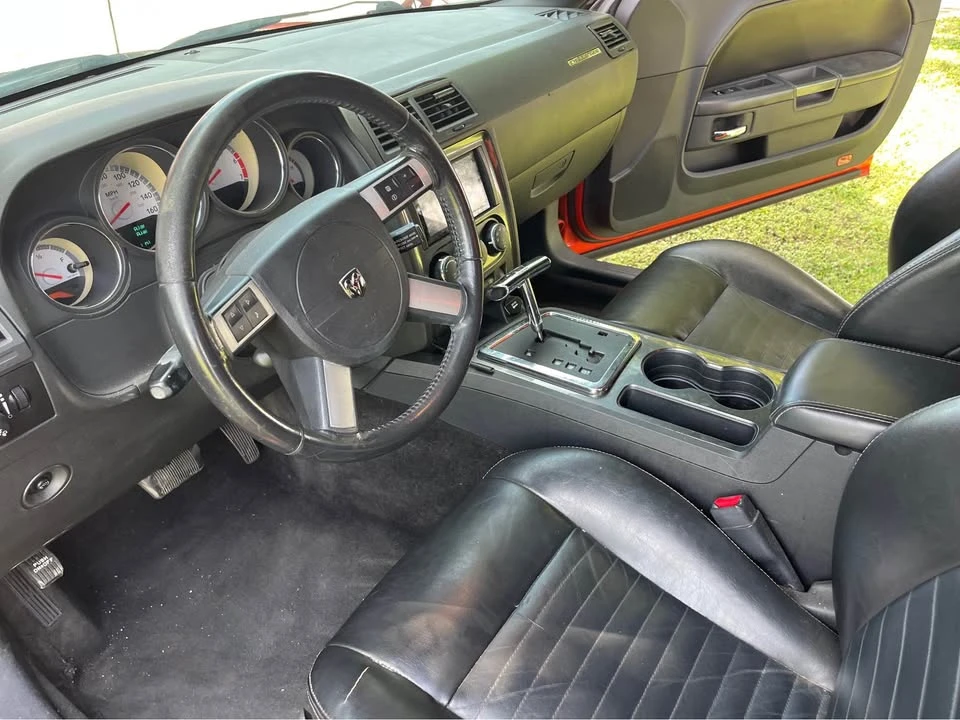 2009 Dodge Challenger 3rd Gen - Image 14 of 17