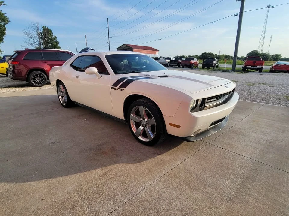 2009 Dodge Challenger 3rd Gen - Image 6 of 17