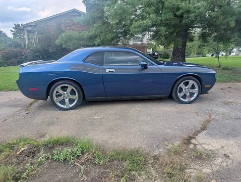 2009 Dodge Challenger R/T Coupe 2D