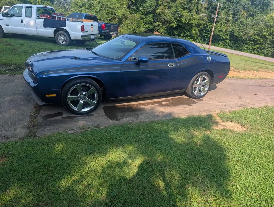 2009 Dodge Challenger 3rd Gen - Image 2 of 5