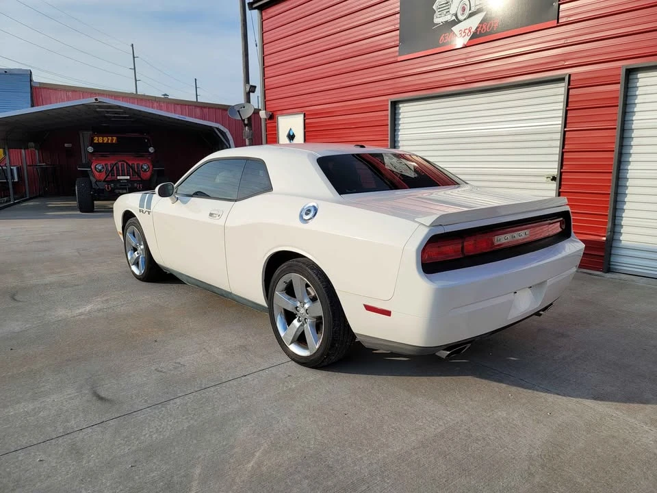 2009 Dodge Challenger 3rd Gen - Image 3 of 17