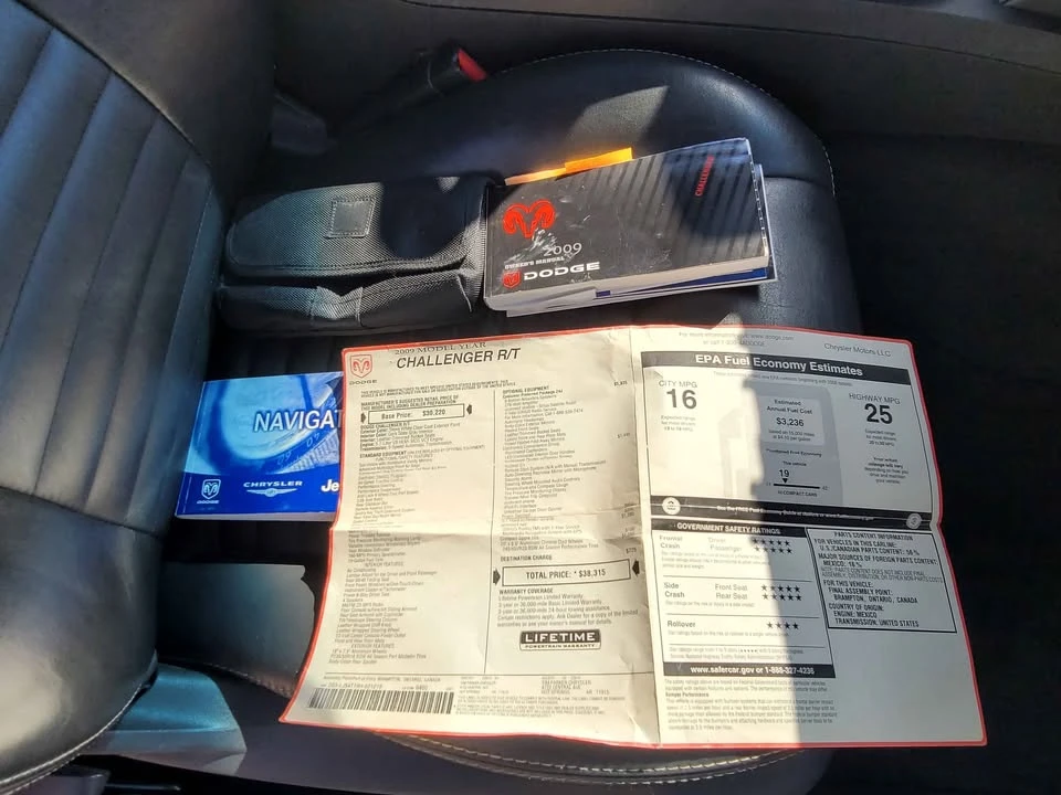 2009 Dodge Challenger 3rd Gen - Image 16 of 17