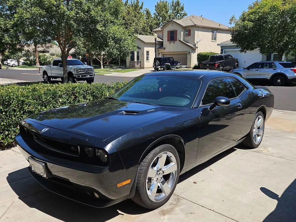 2009 Dodge Challenger 3rd Gen - Image 3 of 4