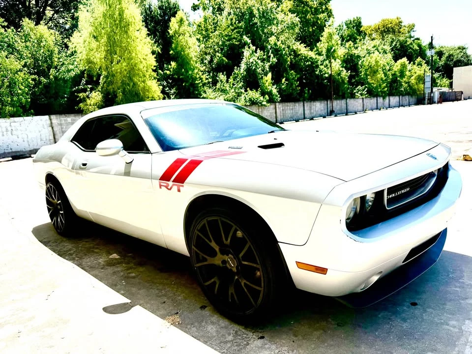 2009 Dodge Challenger 3rd Gen - Image 3 of 11