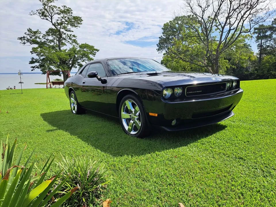 2009 Dodge Challenger 3rd Gen - Image 2 of 19
