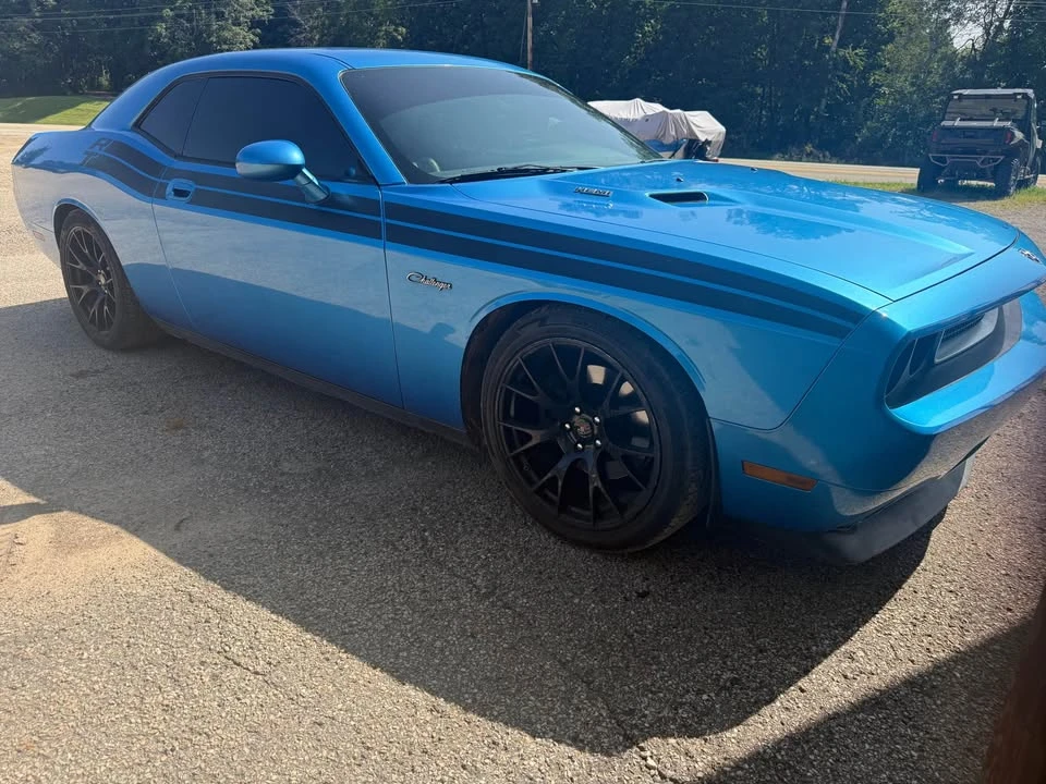 2009 Dodge Challenger 3rd Gen - Image 2 of 6