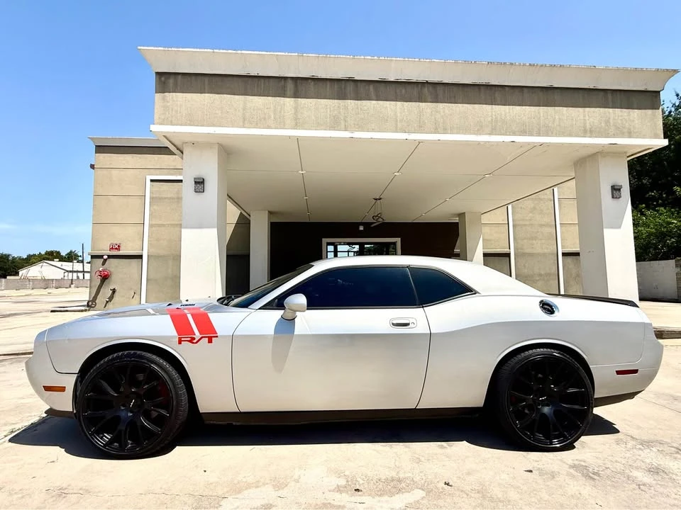 2009 Dodge Challenger 3rd Gen - Image 8 of 11