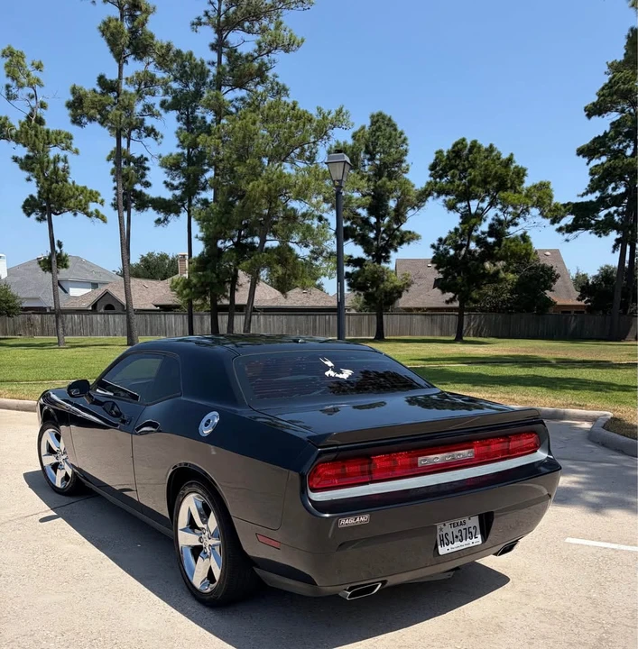 2009 Dodge Challenger 3rd Gen - Image 2 of 20