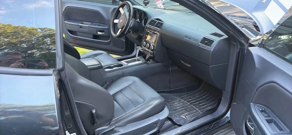 2009 Dodge Challenger 3rd Gen - Image 9 of 13