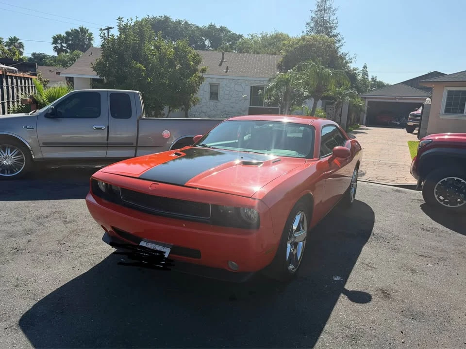 2009 Dodge Challenger 3rd Gen - Image 2 of 6