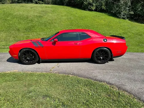 2009 Dodge Challenger R/T Coupe 2D