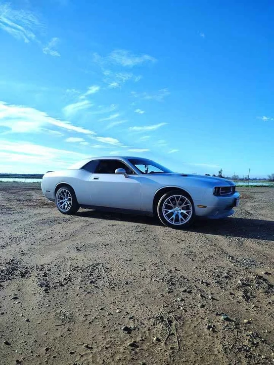 2009 Dodge Challenger 3rd Gen - Image 2 of 3