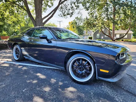 2009 Dodge Challenger R/T Coupe 2D