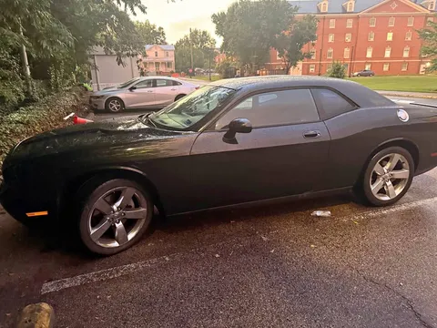 2009 Dodge Challenger R/T Coupe 2D