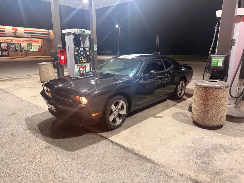 2009 Dodge Challenger 3rd Gen - Image 2 of 4