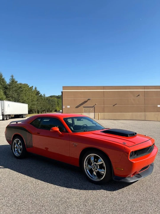 2009 Dodge Challenger 3rd Gen - Image 8 of 16