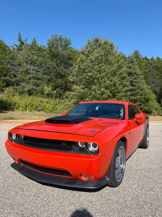 2009 Dodge Challenger 3rd Gen - Image 2 of 16